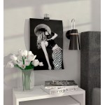 Fashion hat girl - Trendig svartvit poster