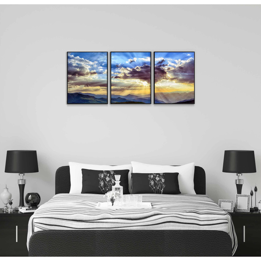 Stor tavla i tre delar med magiskt naturmotiv