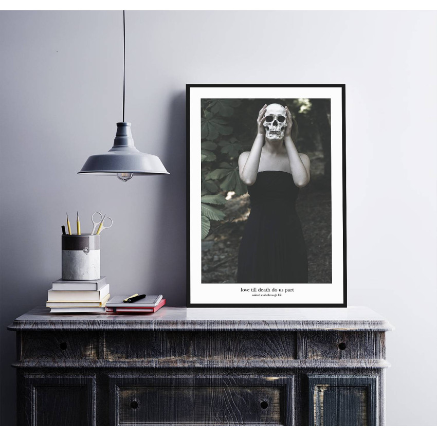 Kvinna och dödskalle - Mörk fashion poster
