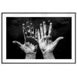 Sand i händer - Svartvit affisch