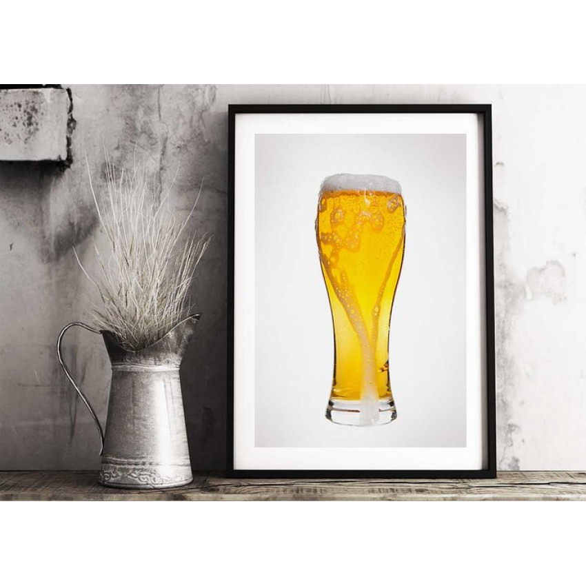 Öl i ölglas - Enkel poster med vit bakgrund